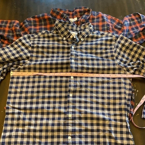 2 Old navy plaid men long sleeved button up shirts size Large collared shirts - Picture 13 of 16